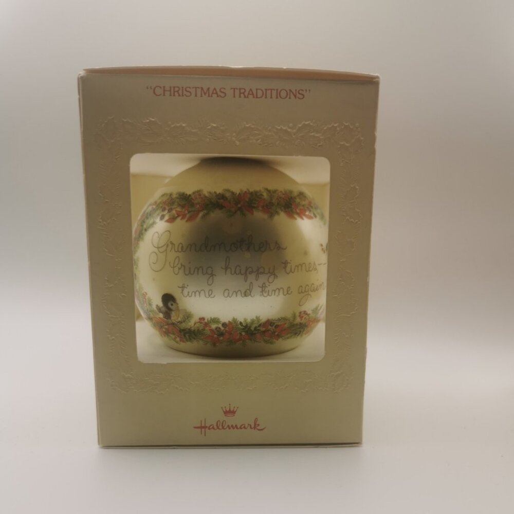 Vintage Christmas Traditions Hallmark 1979 Satin Glass Ornament Ball‎